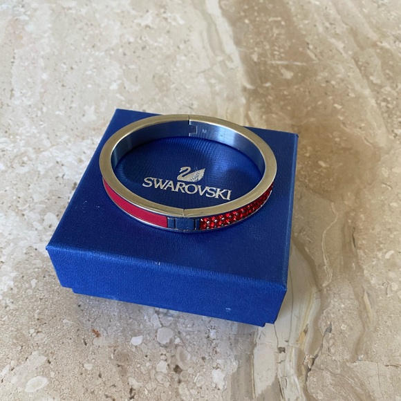 Red Swaroski bangle - Picture 3 of 7